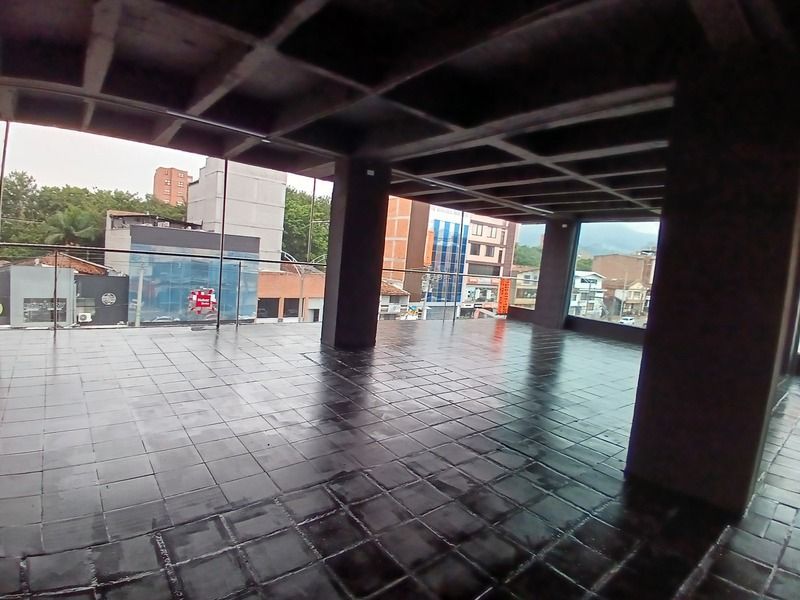 Local en arriendo ubicado en Medellín, sector Laureles - 2