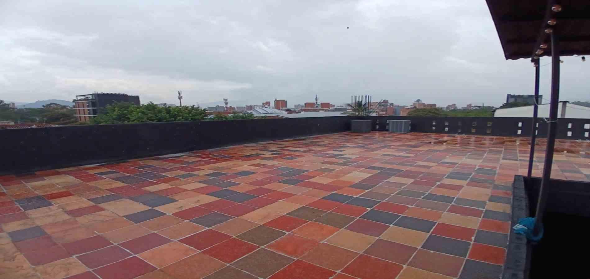 Local en arriendo ubicado en Medellín, sector Laureles - 9