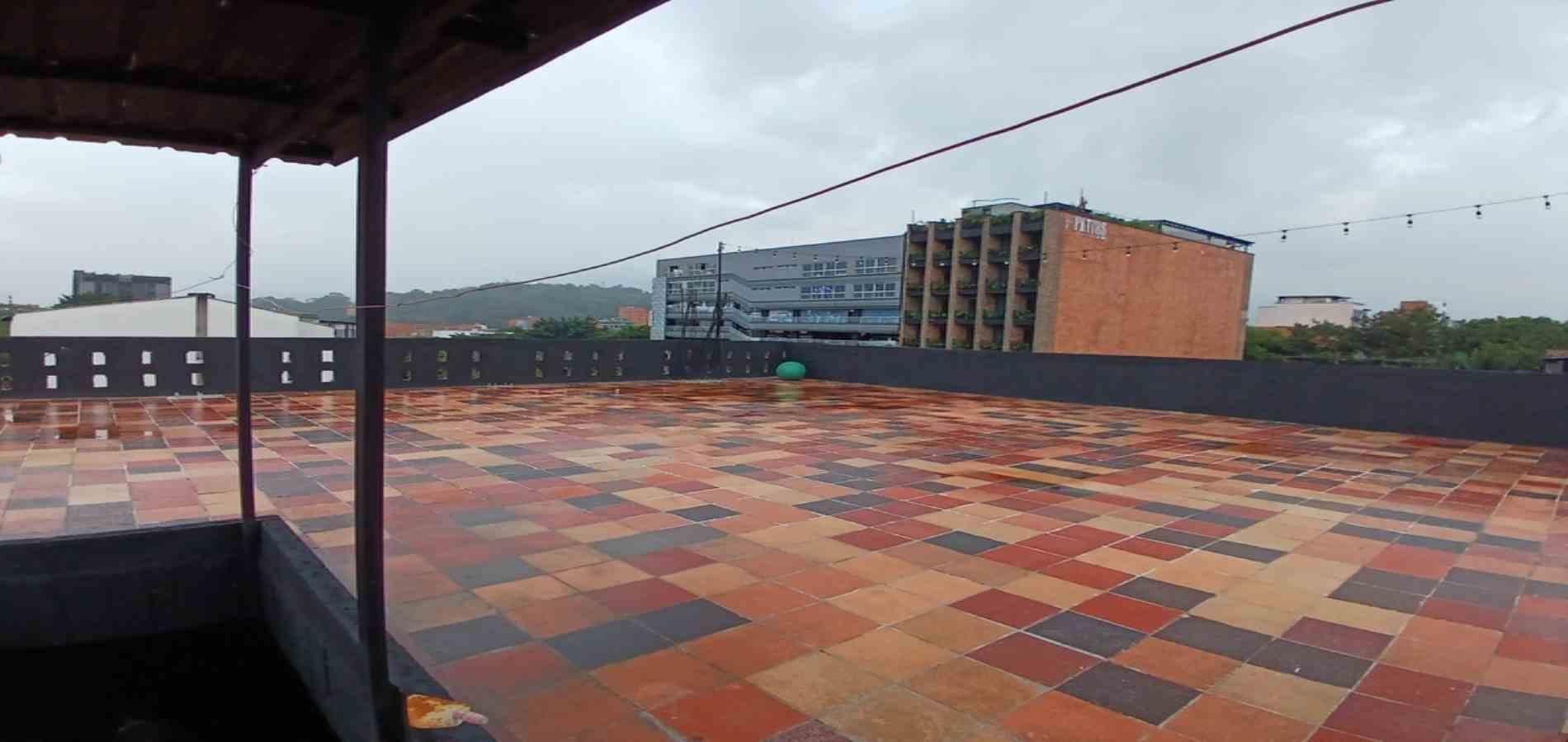 Local en arriendo ubicado en Medellín, sector Laureles - 11