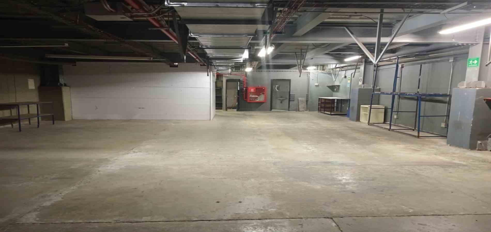 Local en arriendo ubicado en Medellín, sector Laureles - 9