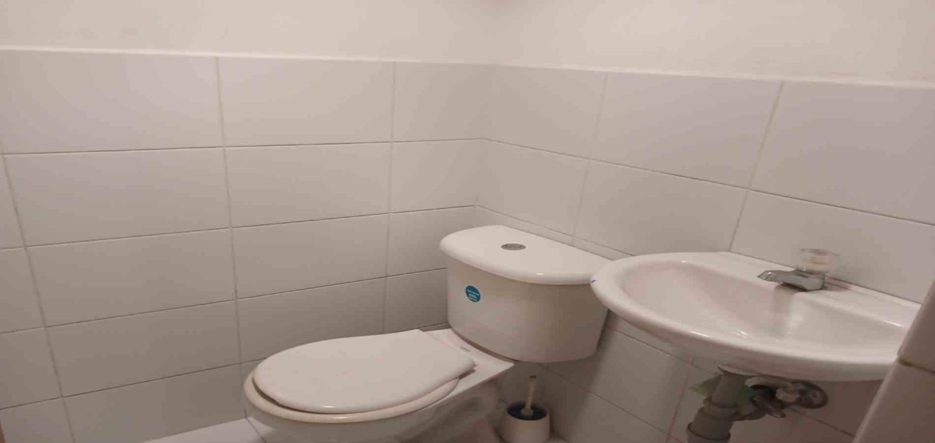 Local en arriendo ubicado en Medellín, sector Laureles - 18