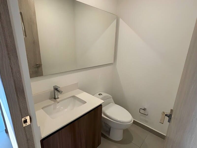 Apartaestudio en venta ubicado en Medellín, sector Los Balsos II - 4