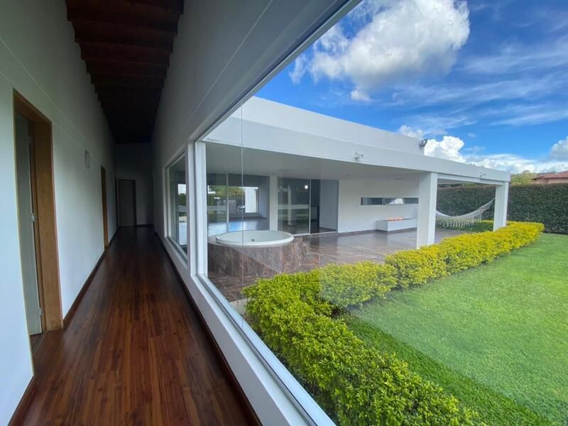 Finca en venta ubicada en Rionegro, sector Llanogrande - 2