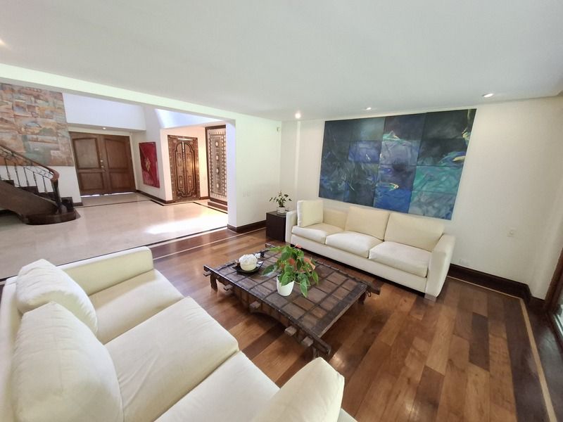 Casa en venta ubicada en Medellín, sector Altos del Poblado - 10