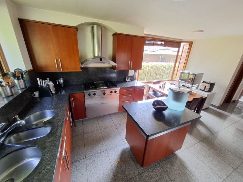 Casa en venta ubicada en Medellín, sector Altos del Poblado - 18