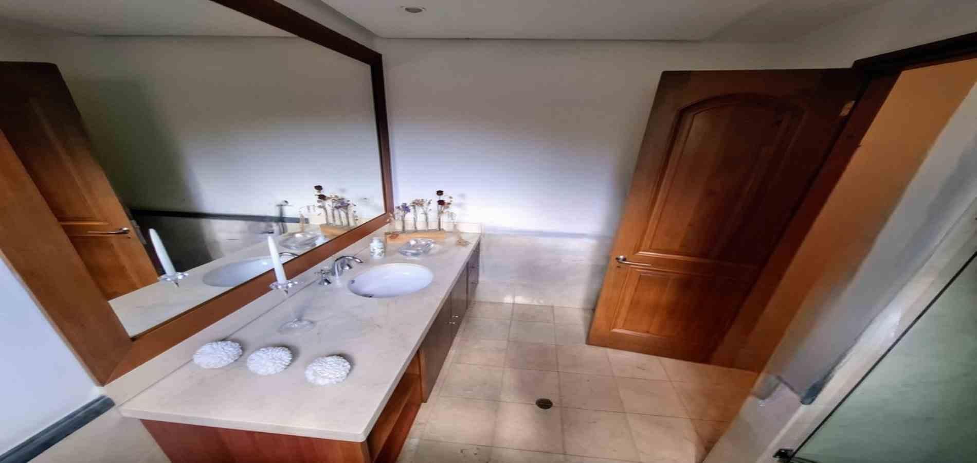 Casa en venta ubicada en Medellín, sector Altos del Poblado - 36