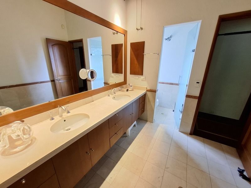 Casa en venta ubicada en Medellín, sector Altos del Poblado - 39