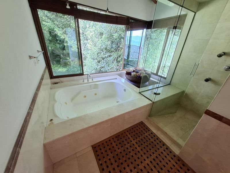 Casa en venta ubicada en Medellín, sector Altos del Poblado - 40
