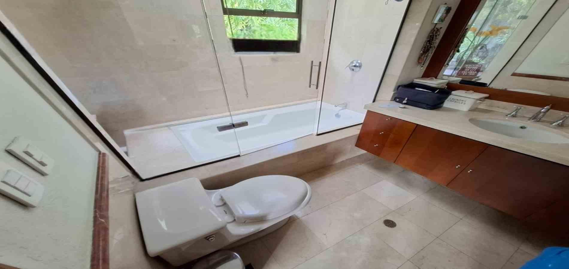 Casa en venta ubicada en Medellín, sector Altos del Poblado - 43