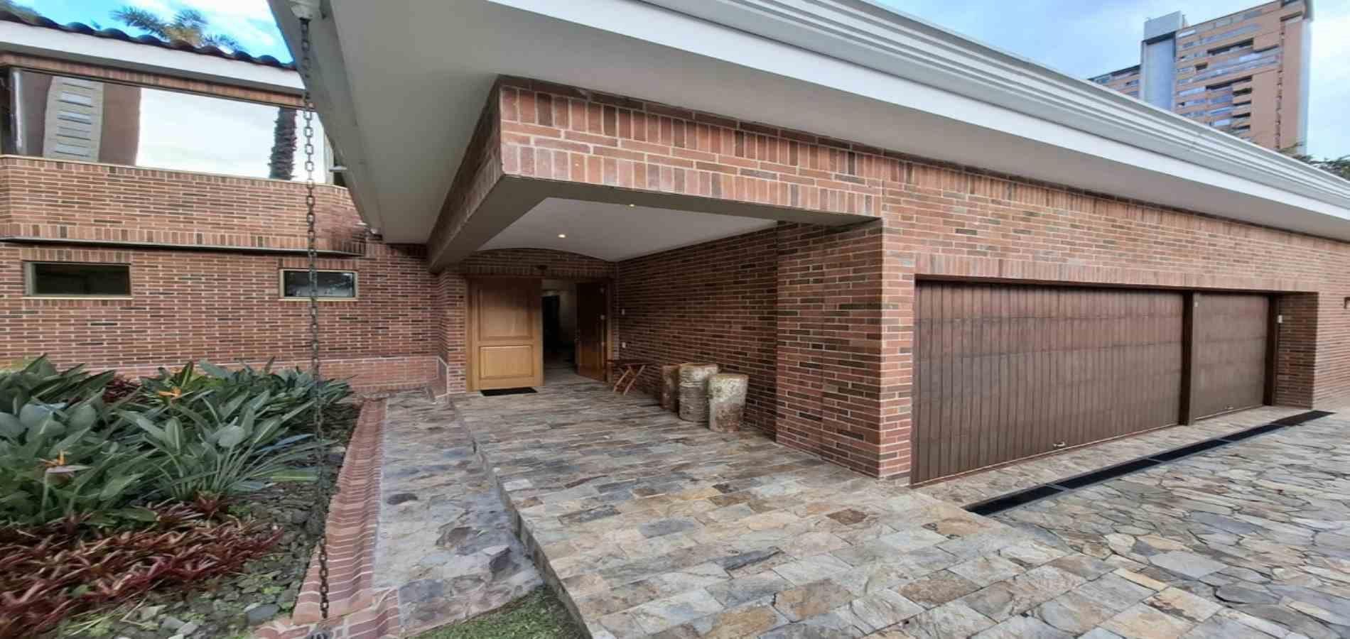 Casa en venta ubicada en Medellín, sector Altos del Poblado - 50