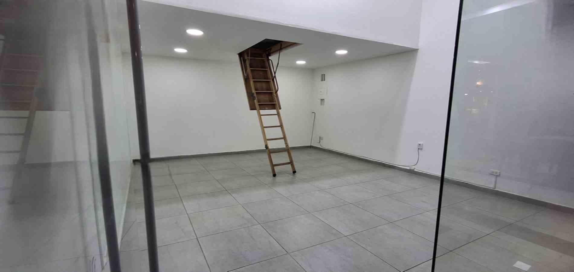Local en arriendo ubicado en Medellín, sector Universidad - 2