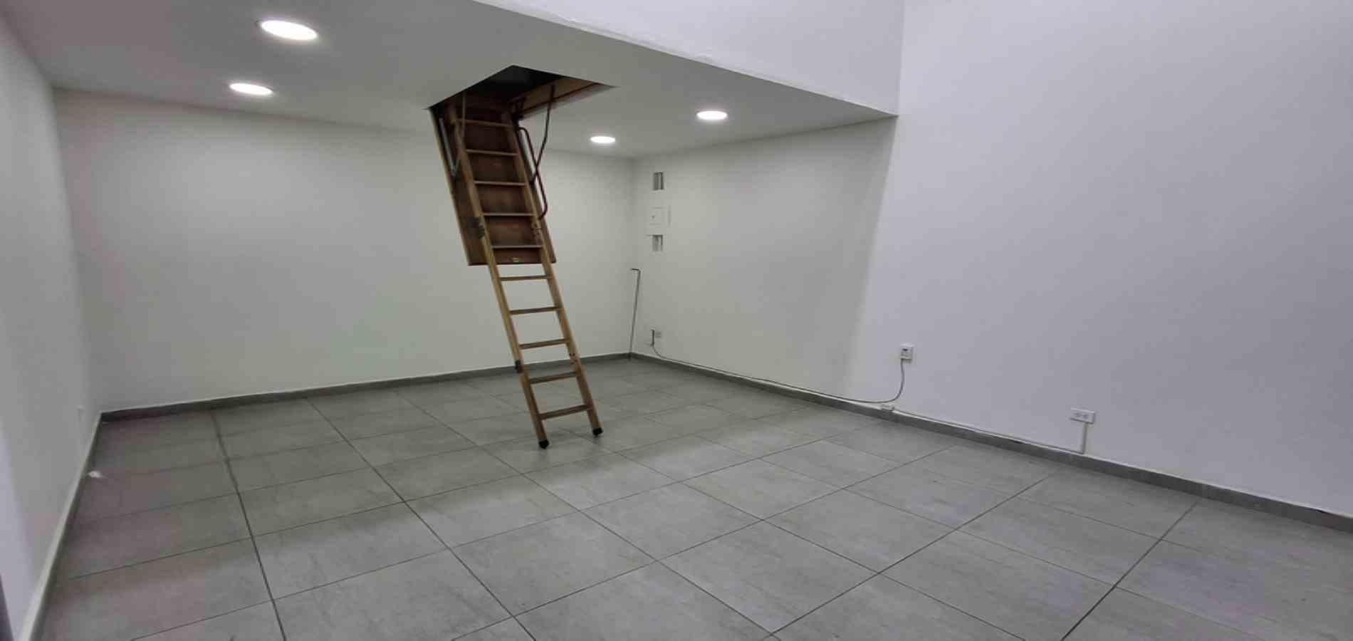 Local en arriendo ubicado en Medellín, sector Universidad - 3