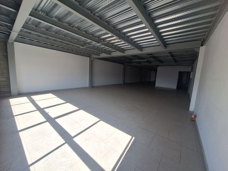 Local en arriendo ubicado en Bello, sector Parque - 4