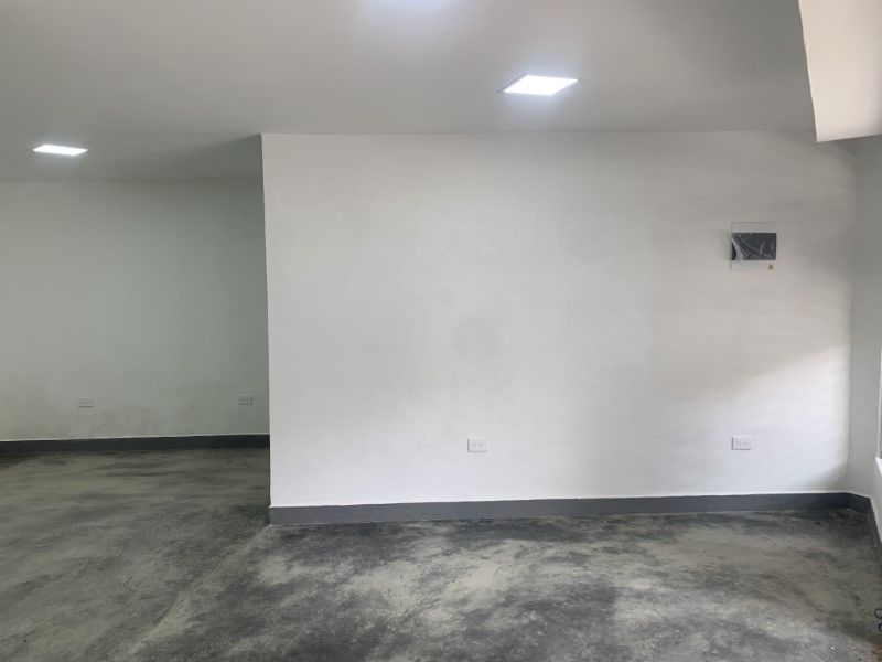 Local en arriendo ubicado en Medellín, sector Laureles - 2