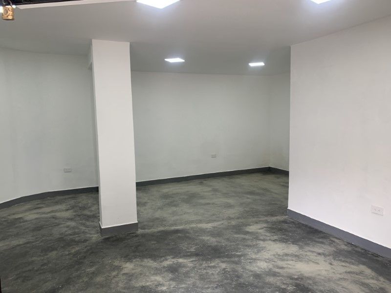 Local en arriendo ubicado en Medellín, sector Laureles - 3