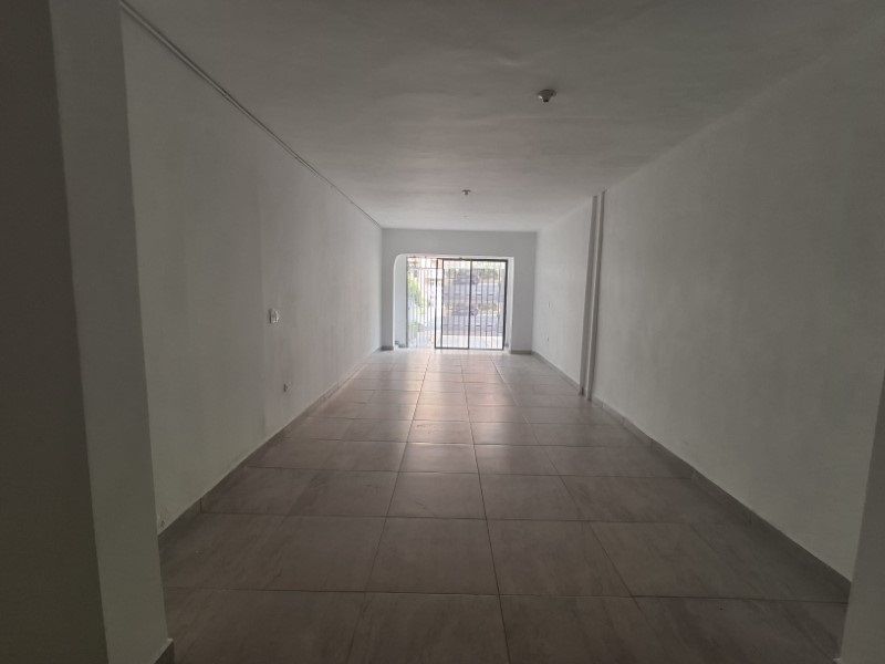 Local en arriendo ubicado en Medellín, sector Laureles - 2