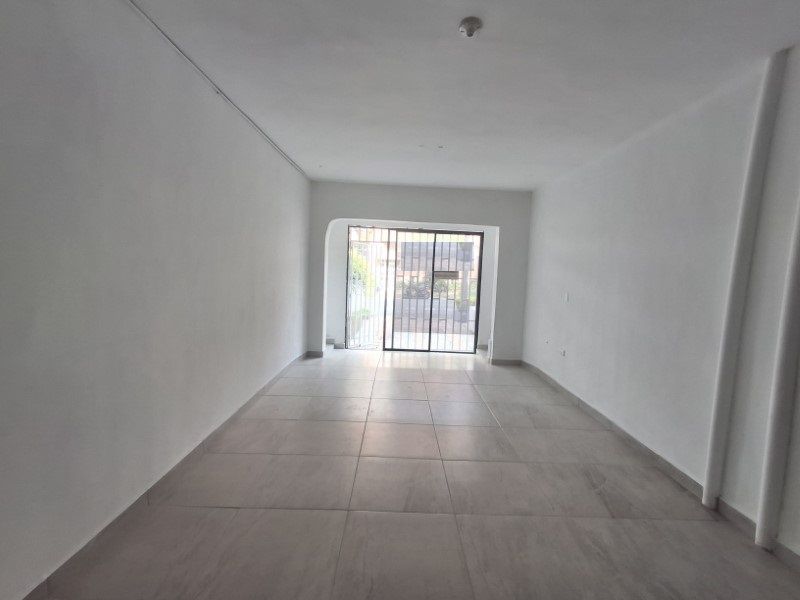 Local en arriendo ubicado en Medellín, sector Laureles - 4