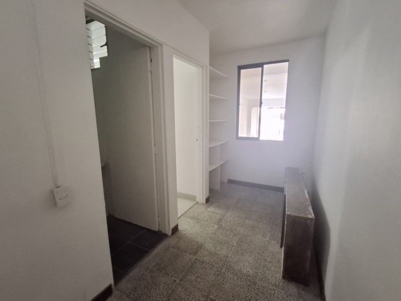 Local en arriendo ubicado en Medellín, sector Laureles - 8