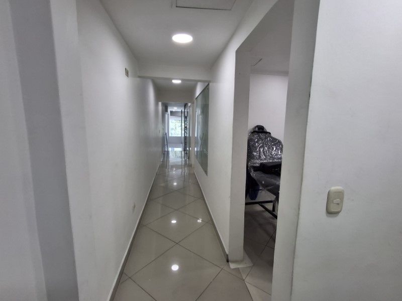 Local en arriendo ubicado en Medellín, sector Belén la Gloria - 2