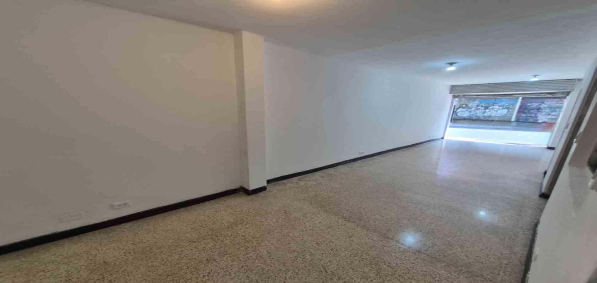 Local en arriendo ubicado en Medellín, sector Candelaria - 3