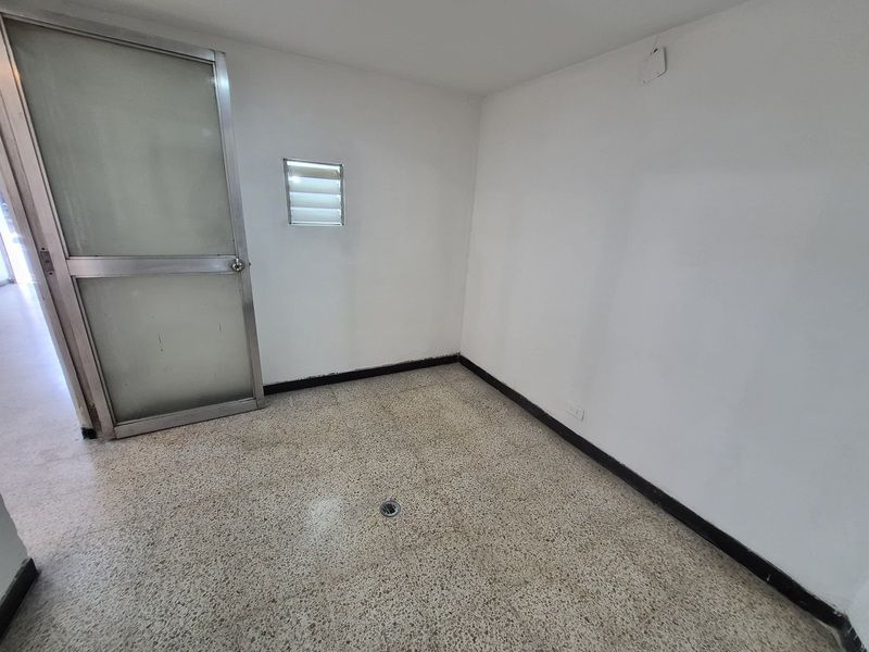 Local en arriendo ubicado en Medellín, sector Candelaria - 7