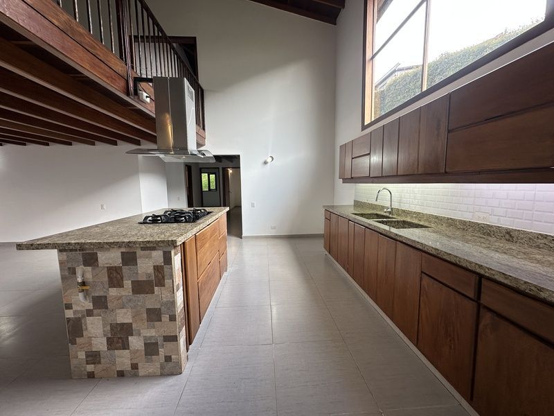 Casa en arriendo ubicada en Envigado, sector Las Antillas - 5