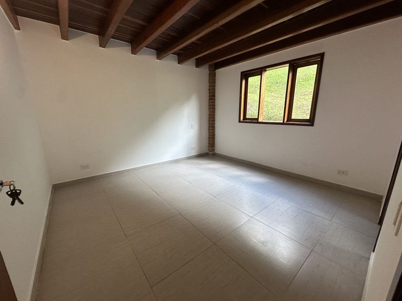 Casa en arriendo ubicada en Envigado, sector Las Antillas - 9