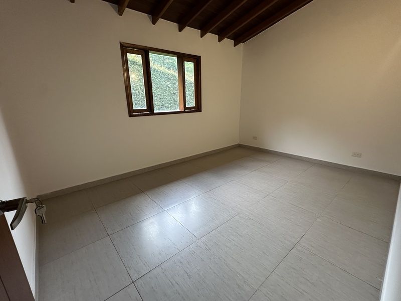 Casa en arriendo ubicada en Envigado, sector Las Antillas - 12