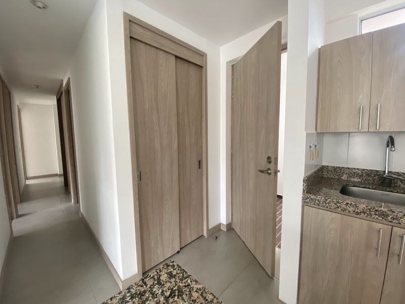 Apartamento en arriendo ubicado en Medellín, sector Calazan Parte Alta - 4