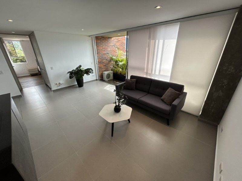 Apartamento en arriendo ubicado en Envigado, sector Loma del Esmeraldal - 2