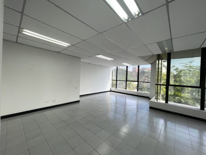 Oficina en arriendo ubicada en Medellín, sector Avenida Nutibara - 2
