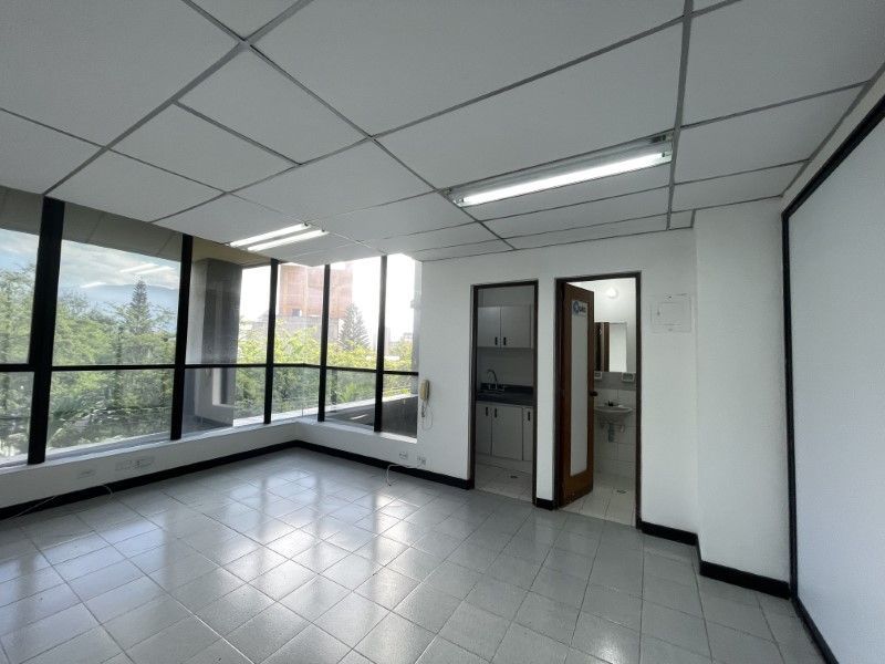 Oficina en arriendo ubicada en Medellín, sector Avenida Nutibara - 3