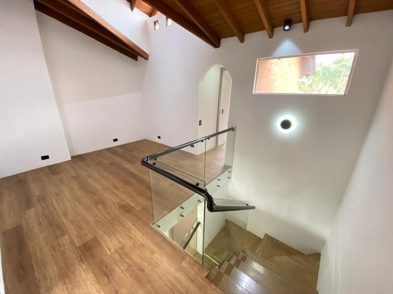 Casa en arriendo ubicada en Envigado, sector Loma de Benedictinos - 6