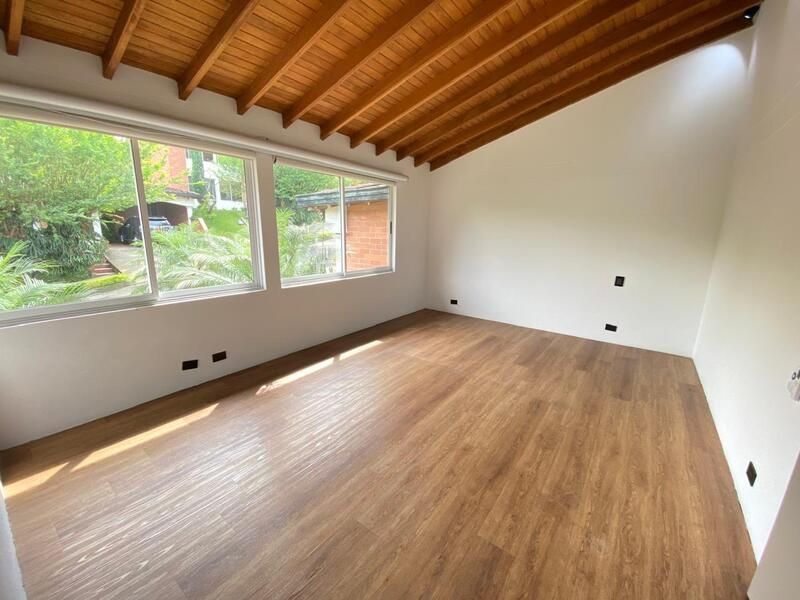 Casa en arriendo ubicada en Envigado, sector Loma de Benedictinos - 11