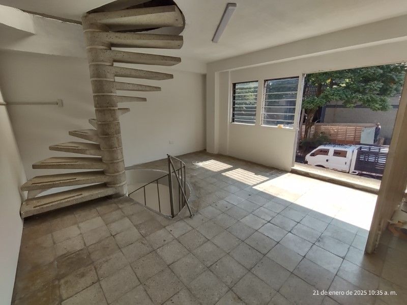 Local en venta ubicado en Itagüí, sector Simón Bolívar - 2