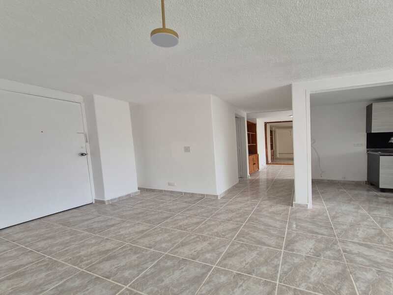 Apartamento en venta ubicado en Medellín, sector Loma San Julian - 3