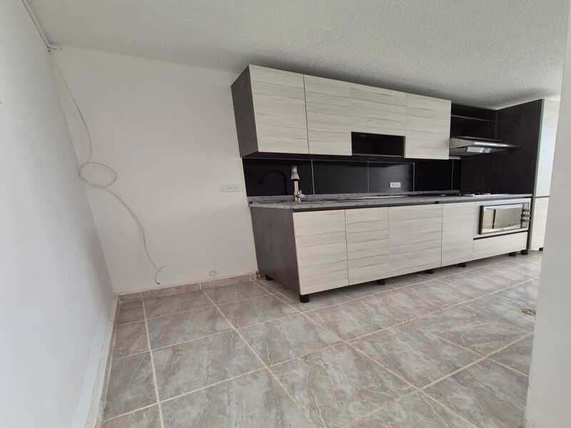 Apartamento en venta ubicado en Medellín, sector Loma San Julian - 4