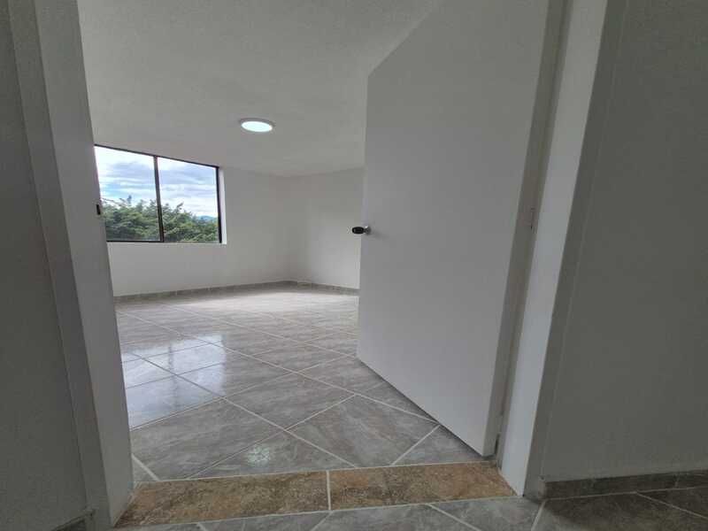 Apartamento en venta ubicado en Medellín, sector Loma San Julian - 8