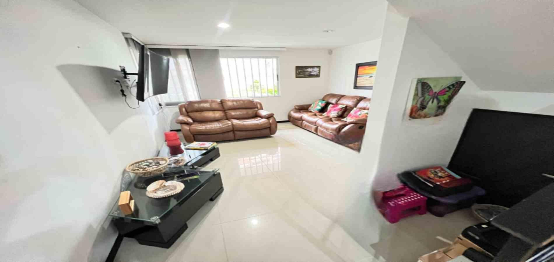 Casa en venta ubicada en Rionegro, sector Los Colegios - 2