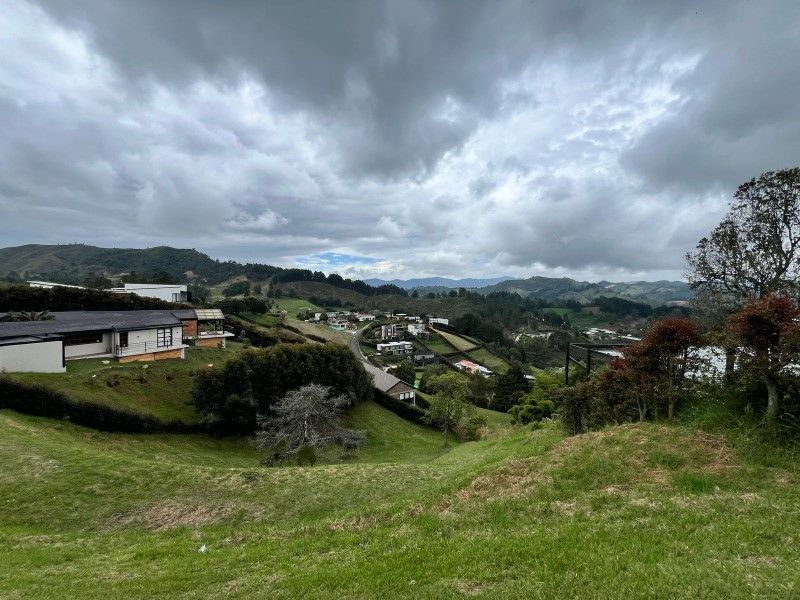 Lote en venta ubicado en El Retiro, sector Villas del Campo - 2