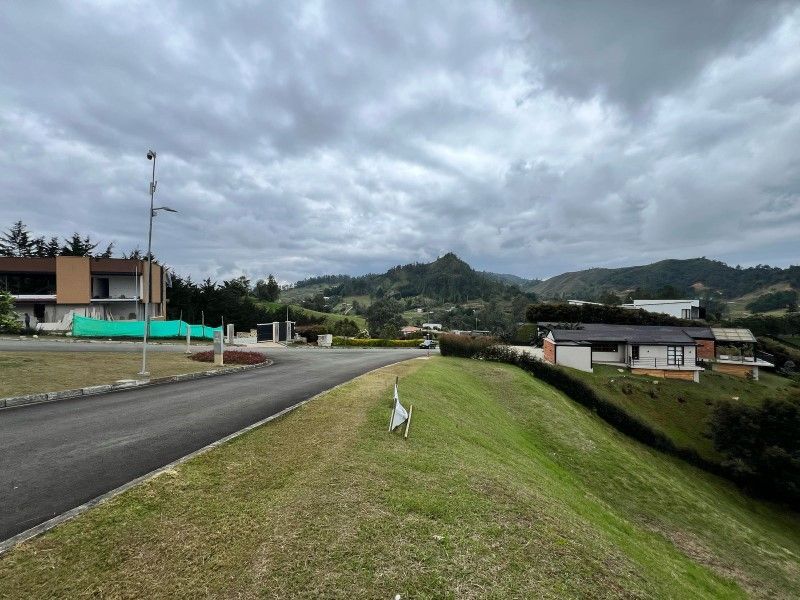 Lote en venta ubicado en El Retiro, sector Villas del Campo - 3