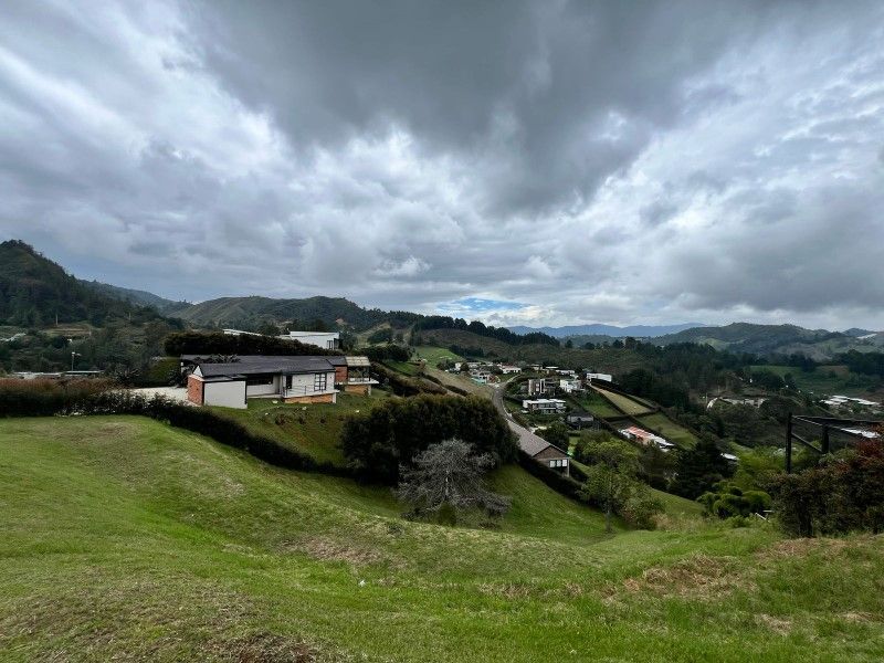 Lote en venta ubicado en El Retiro, sector Villas del Campo - 13