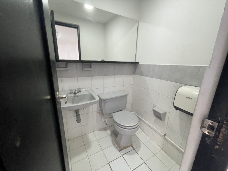 Local en arriendo ubicado en Medellín, sector Avenida Nutibara - 14