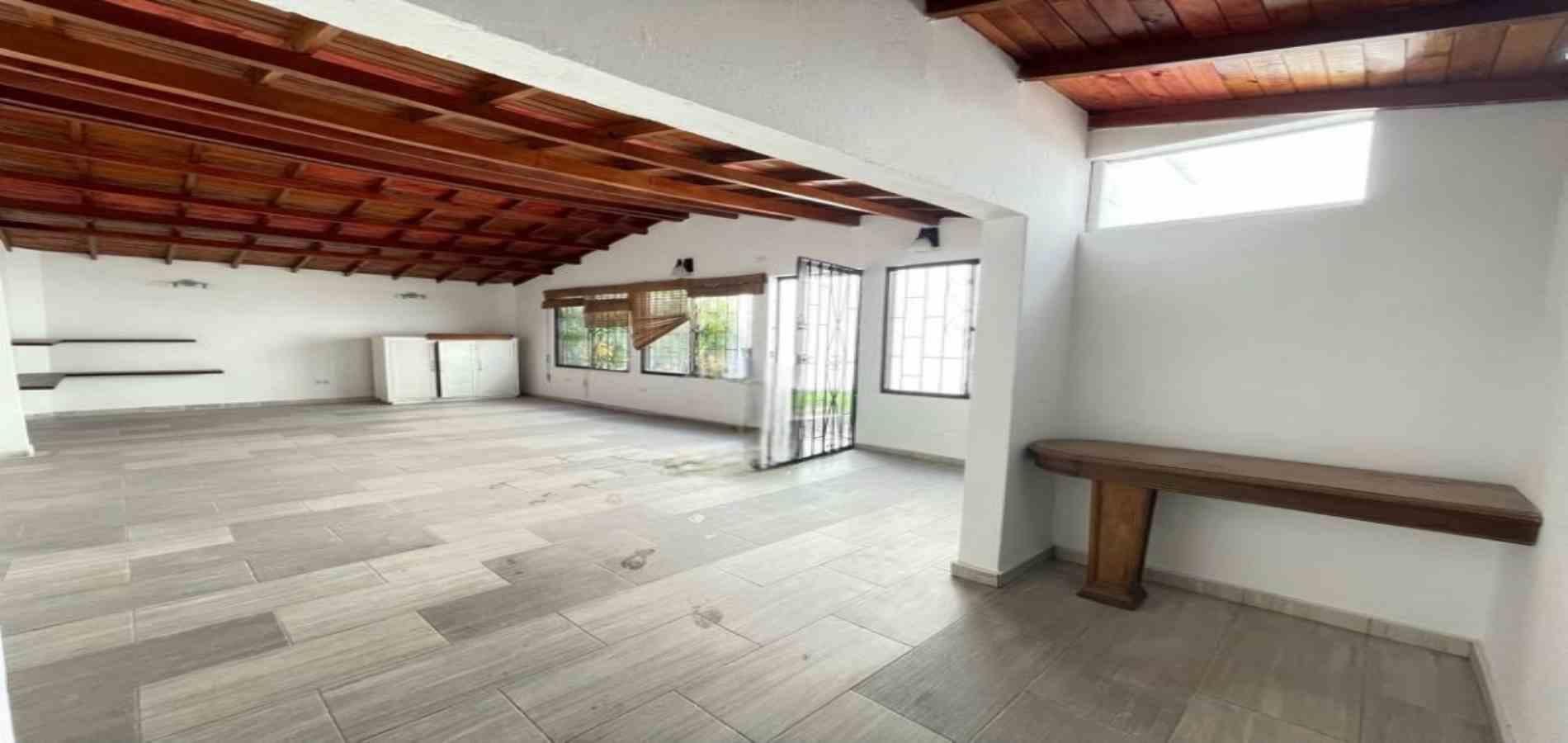 Apartamento en arriendo ubicado en Medellín, sector Laureles - 2