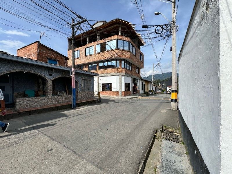 Lote en venta ubicado en El Retiro, sector Centro - 7