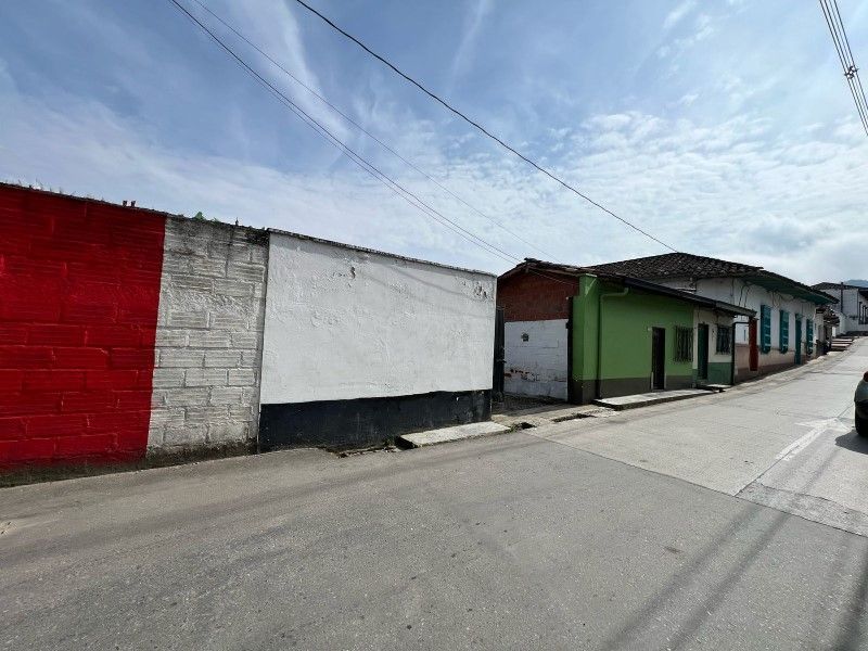 Lote en venta ubicado en El Retiro, sector Centro - 9
