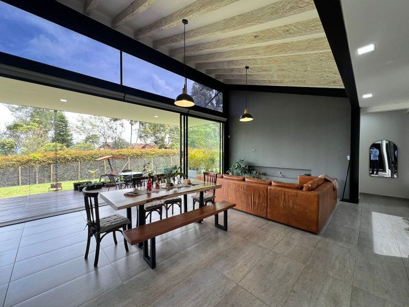 Finca en venta ubicada en El Carmen de Viboral, sector El Canada - 2
