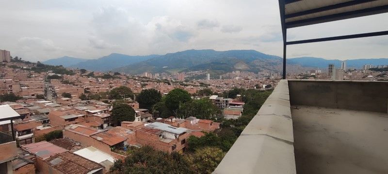 Local en arriendo ubicado en Bello, sector Villa del Sol - 2