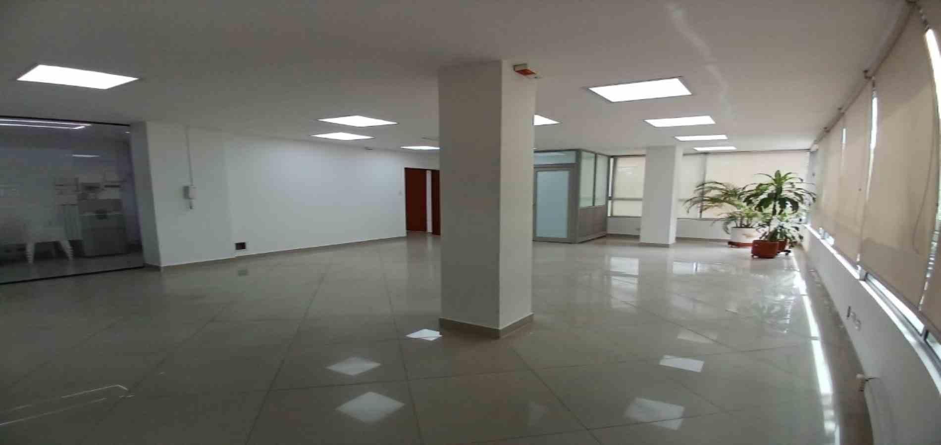 Oficina en arriendo ubicada en Medellín, sector Estadio - 2