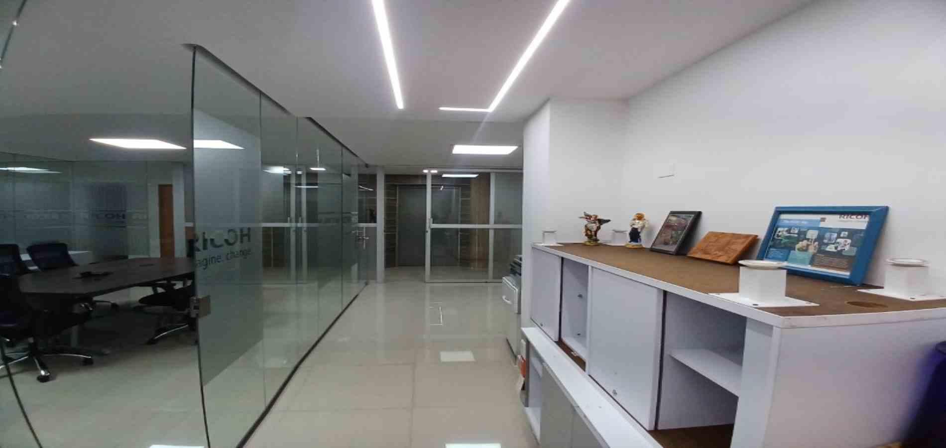 Oficina en arriendo ubicada en Medellín, sector Estadio - 7